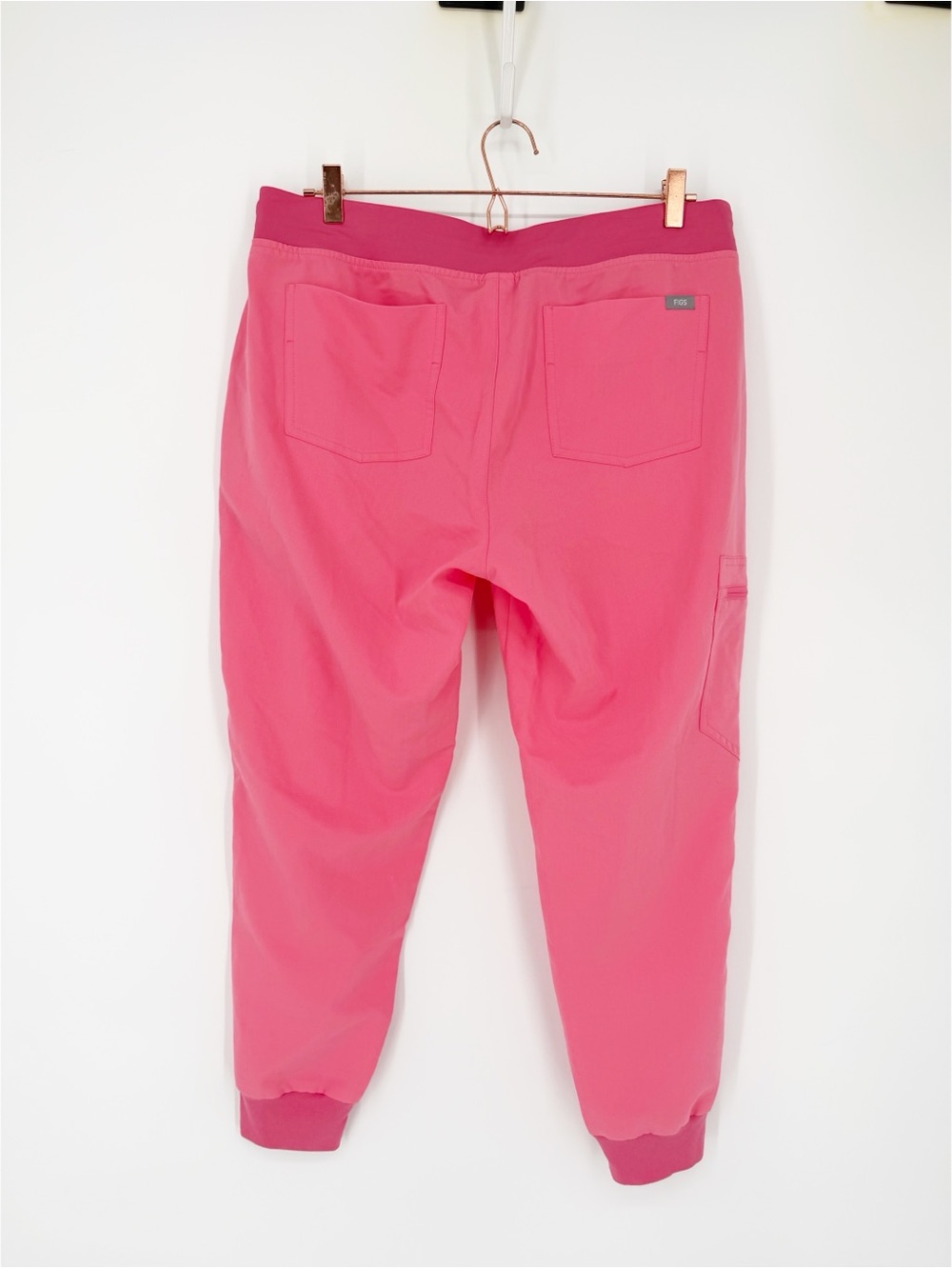 Figs Coral Pink Rafaela Scrub Top Medium and Pants Jogger Large - Picture 9 of 12